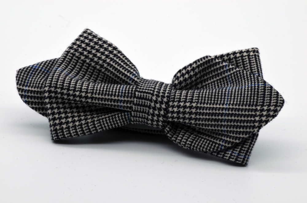 Black and White Prince de Galles Assymetrical Diamond Point Bow Tie : 1