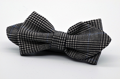 Black and White Prince de Galles Assymetrical Diamond Point Bow Tie