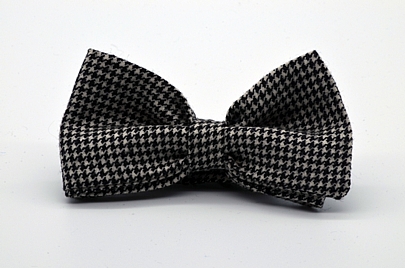 Black and White Pied de Poule Butterfly Bow Tie
